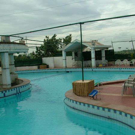 Vip'S Club 호텔 Rāipur 외부 사진