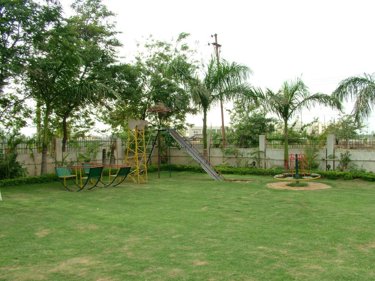 Vip'S Club 호텔 Rāipur 외부 사진